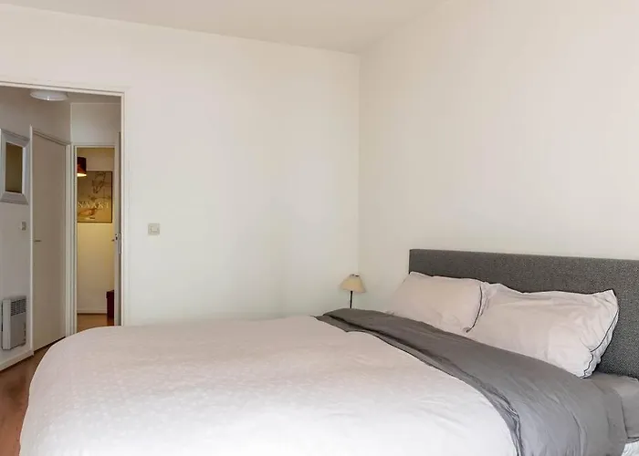 Charmant 3p. Calme, Spacieux Et Lumineux. 90 M2 Appartement