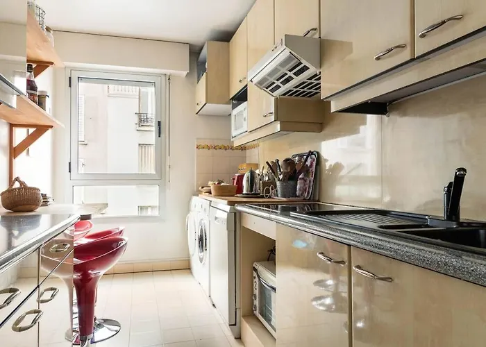 Appartement Charmant 3p. Calme, Spacieux Et Lumineux. 90 M2 *